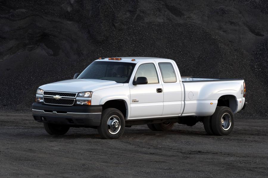  Chevrolet Silverado Heavy Duty 2003 года  (фото 15 из 36)